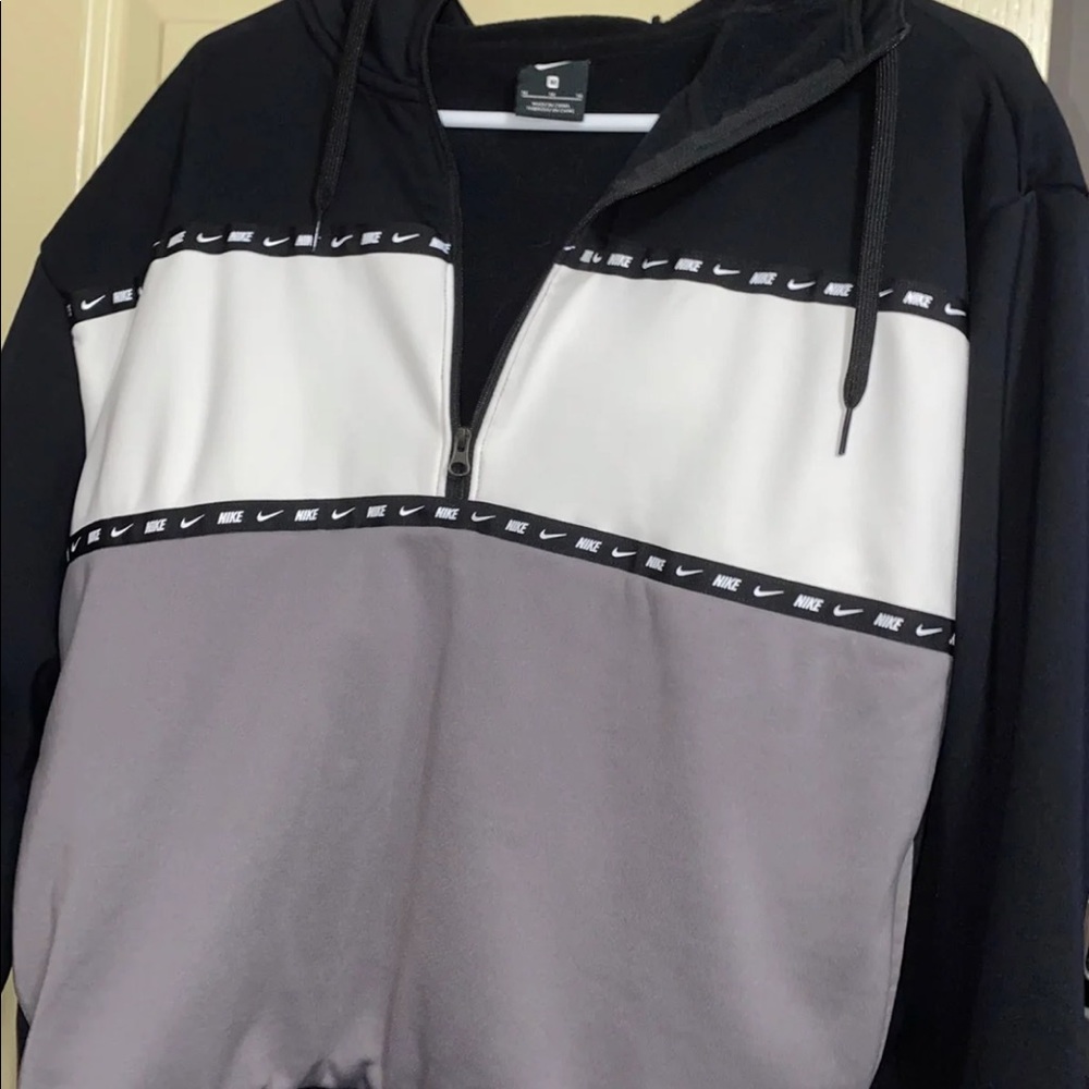 Nike sweatshirt